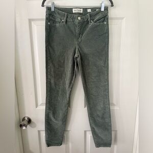 Lucky Brand Olive Corduroy pants. Skinny